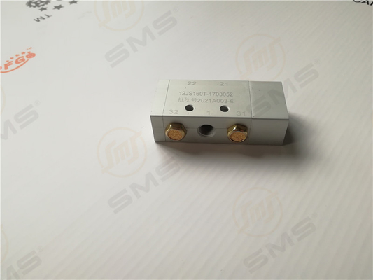 연결기 12V 시노트루크 호워 트럭 부분과 12JS160T-1703052 단일 Ｈ 밸브